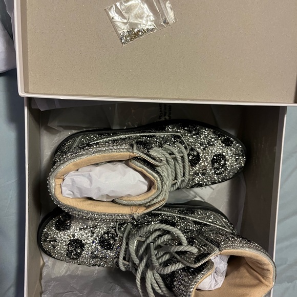 Betsy Johnson Skulls sequins Combat Boots - Picture 3 of 4